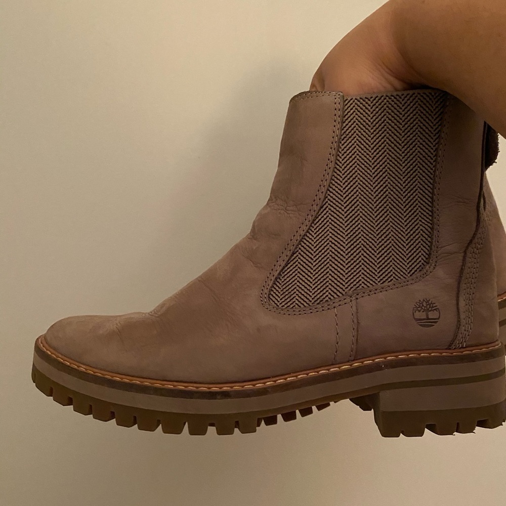 Timberland Womens Courmayeur Valley Chelsea Boots